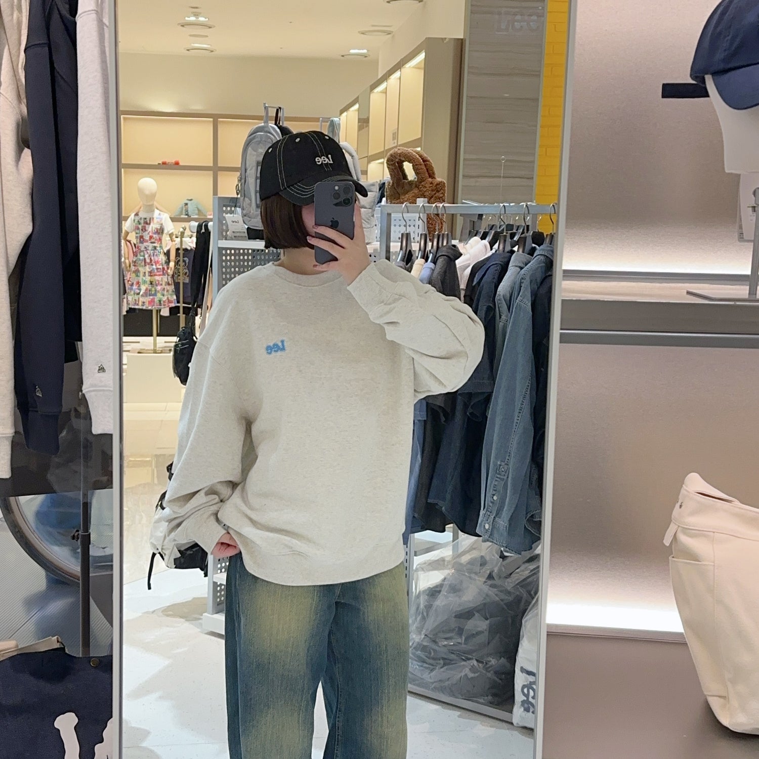 韓國 Lee Small Twitch Logo Sweatshirt【LE015】