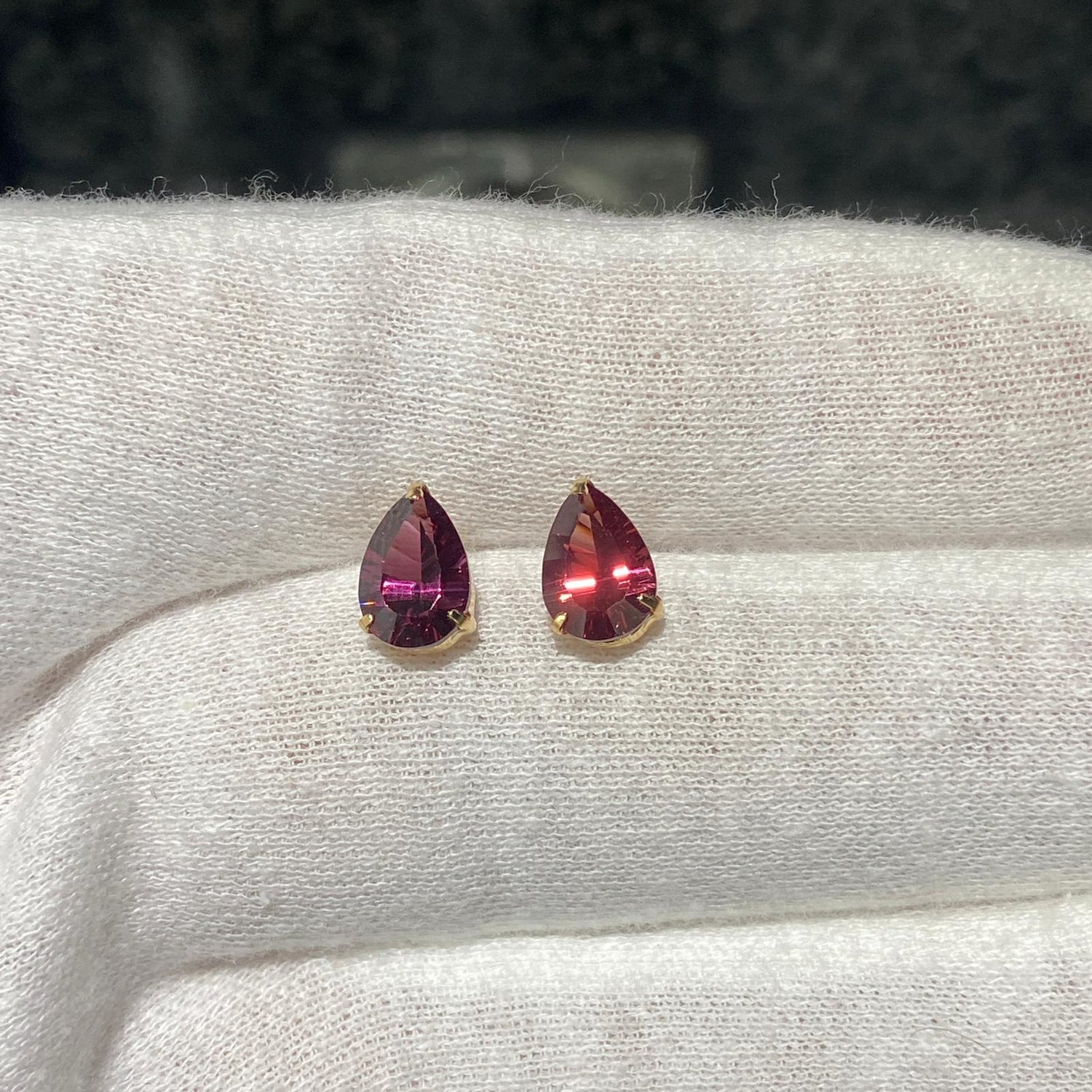 日本直送 天使之淚水滴石榴石金耳釘【JS414】