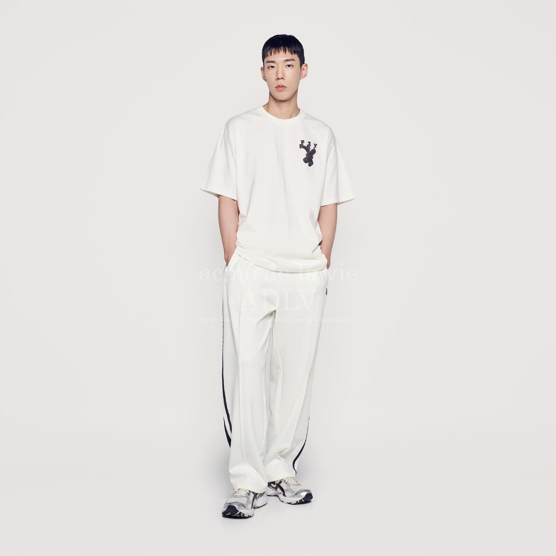 韓國 ADLV FUZZY FONT RABBIT SHORT SLEEVE T-SHIRT【AD004】
