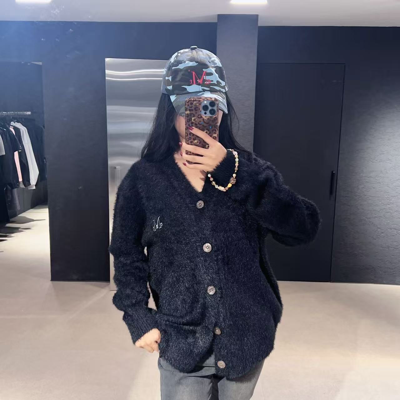 韓國 Mucent Powdery V-neck Angora Knit Cardigan【MU117】