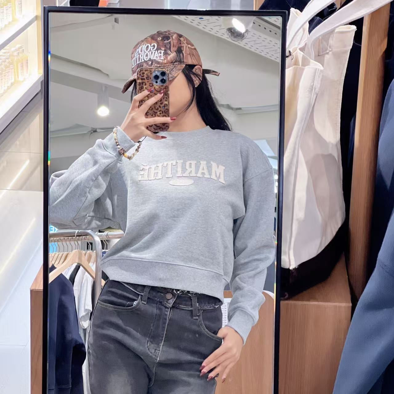 韓國 Marithe Francois Girbaud W Raw Edge Applique Logo Crop Sweatshirt【MF667】