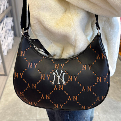 韓國 MLB Dia Monogram PU Embo l-Hobo Bag 【MB096】 - STT Mall HK 靚太網購