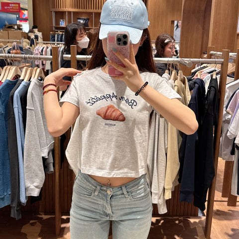 韓國 Marithe Francois Girbaud Women's SLIM FIT BREAD GRAHPIC CROP T-SHIRT【MF490】