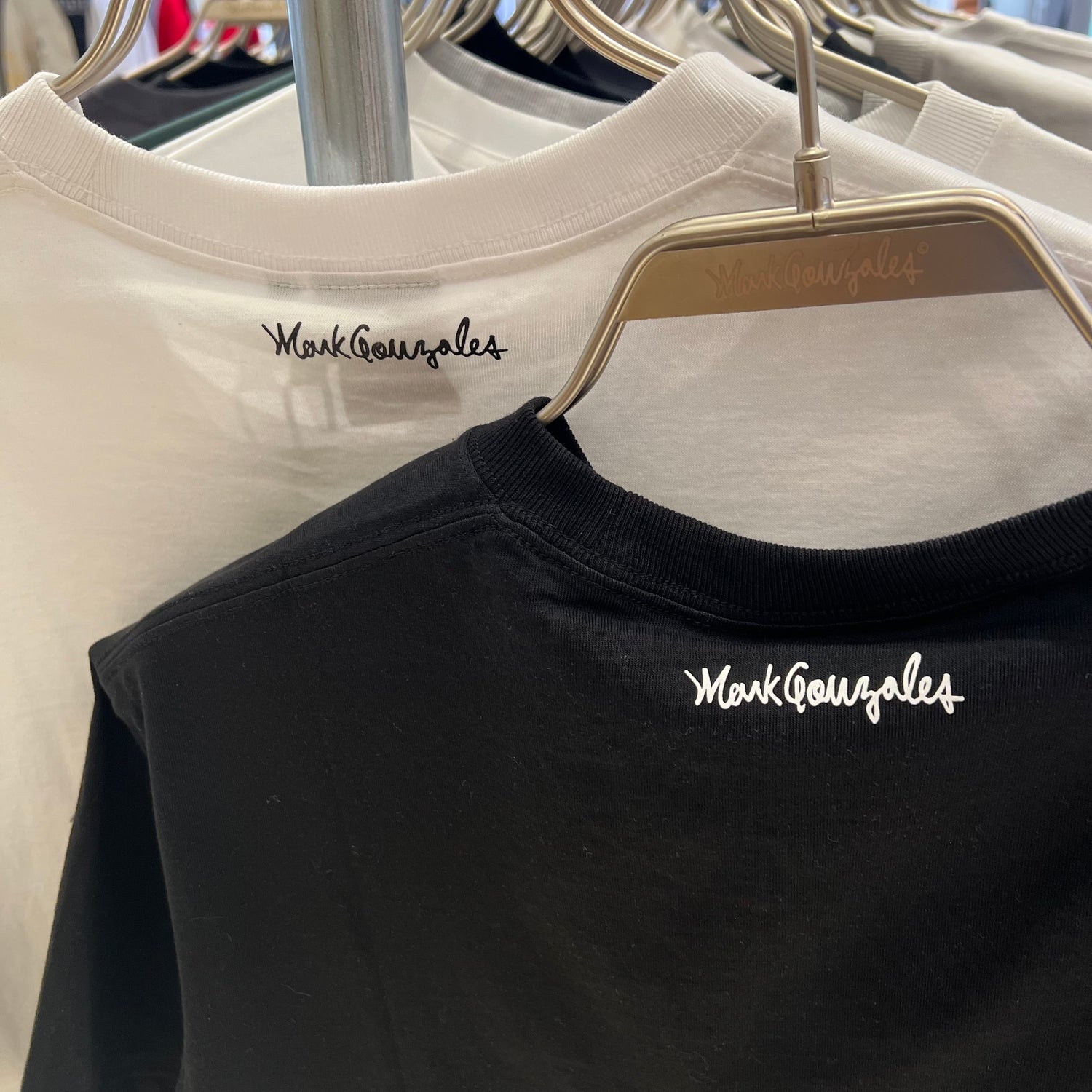 韓國 Mark Gonzales college doll pattern short-sleeved T-shirt 【MG058】 - STT Mall HK 靚太網購