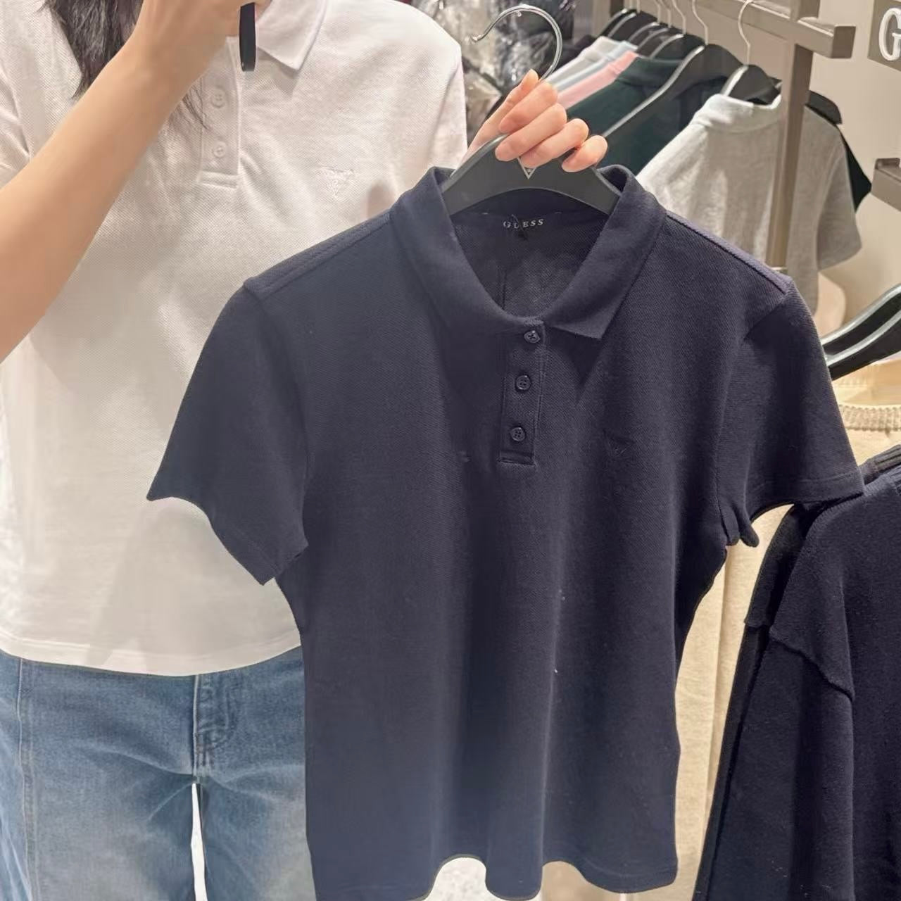 韓國 Guess Women's Cotton Pique Collar Short Sleeve T-Shirt【GU027】