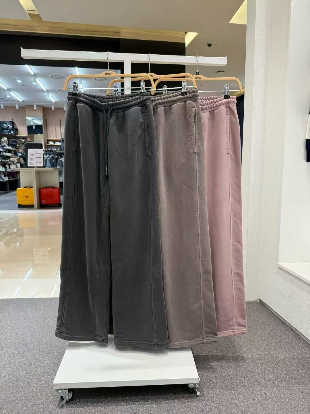 韓國 SPAO Pigment Wide Sweatpants【SP236】