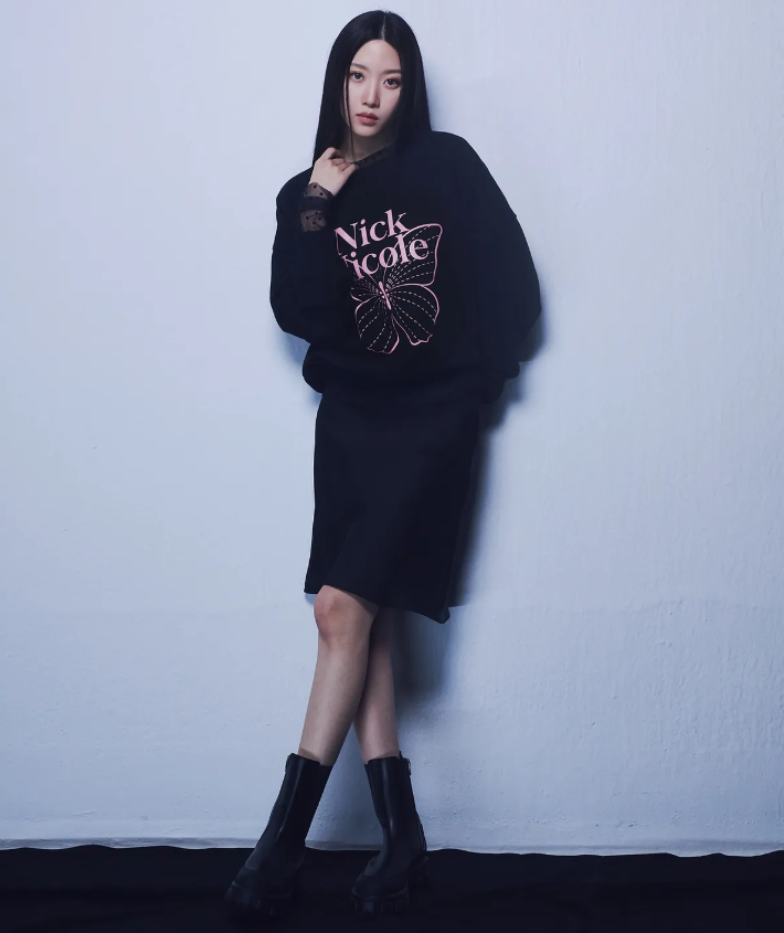 韓國 Nick Nicole BUTTERFLY SIGNATURE SWEATSHIRT【NN041】