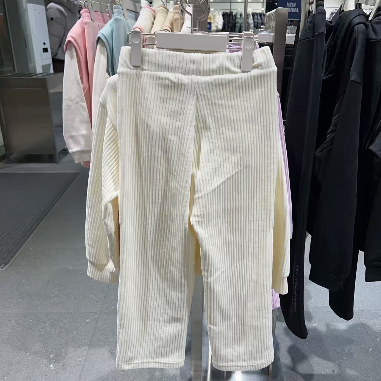 韓國 FILA Kids Velour Golji Crop Half-Up Top and Bottom Set【FA087】