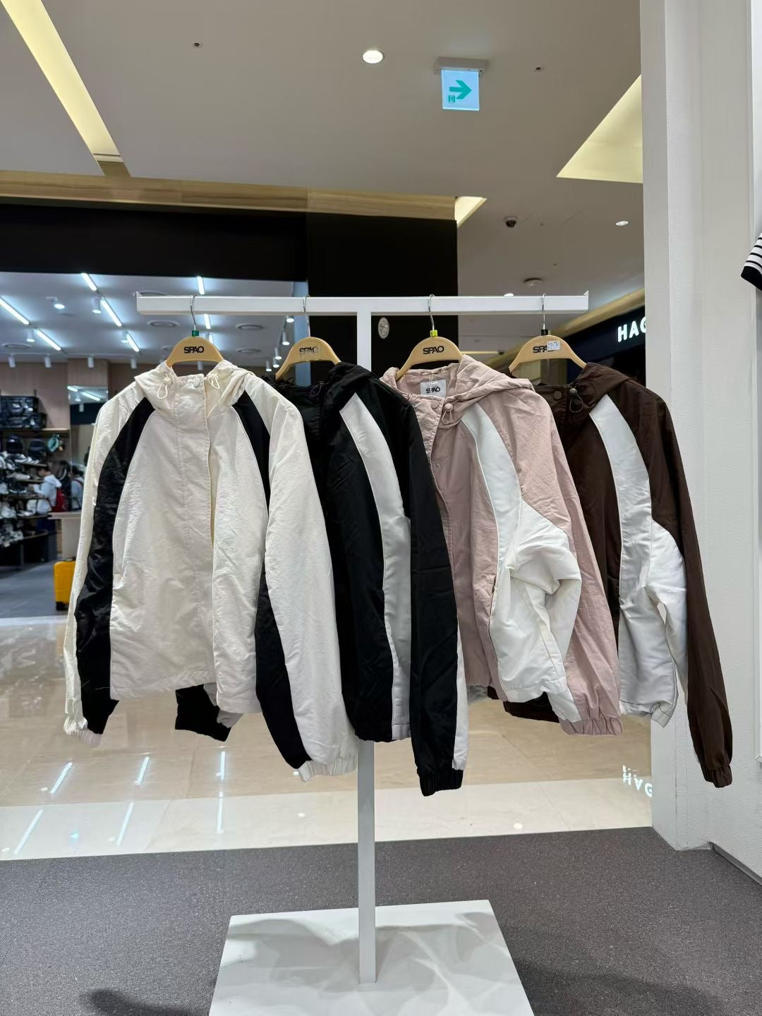 韓國 SPAO Block Color Hooded Windbreaker【SP229】