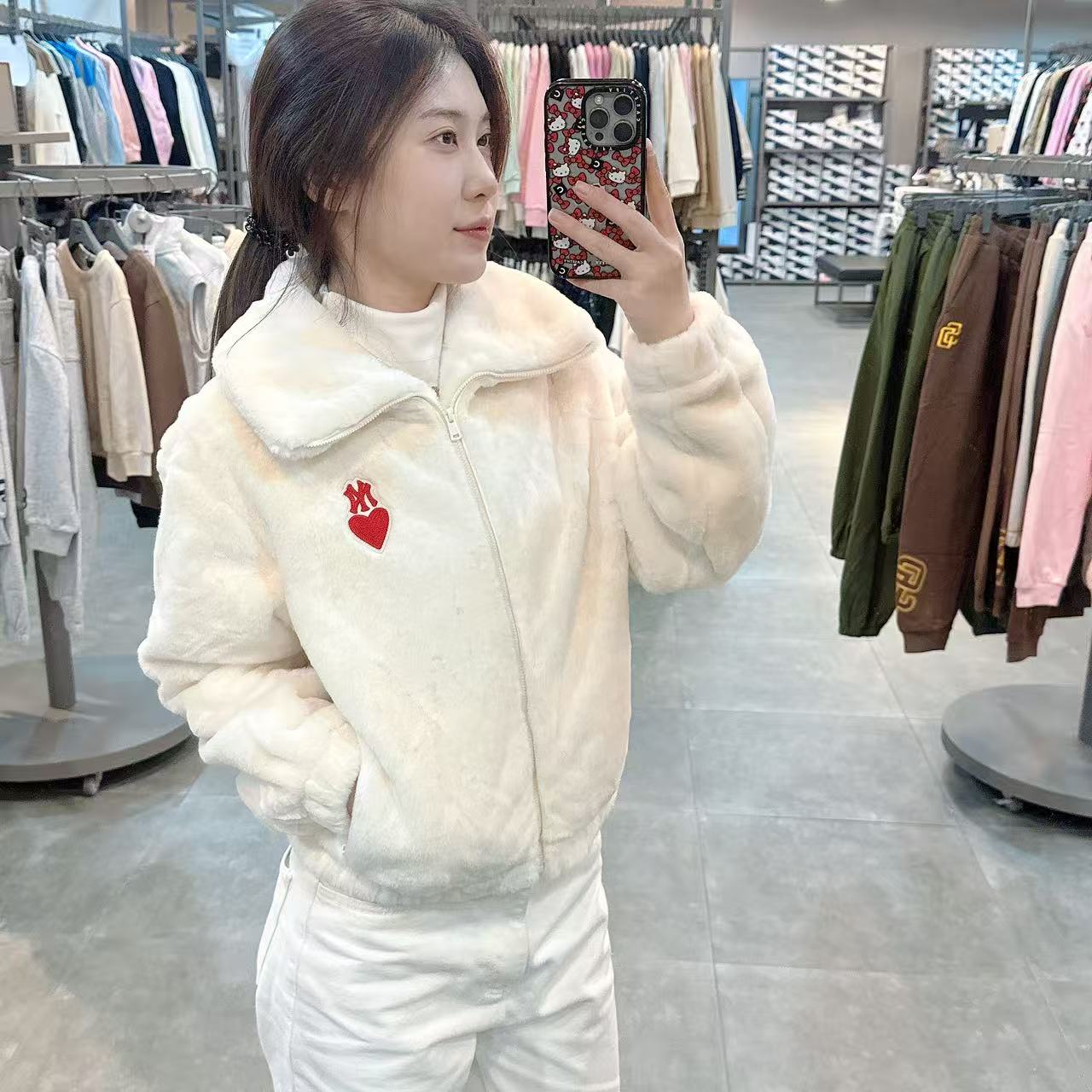 韓國 MLB Women's Heart Crop Eco-Fur Jumper NY【MB020】