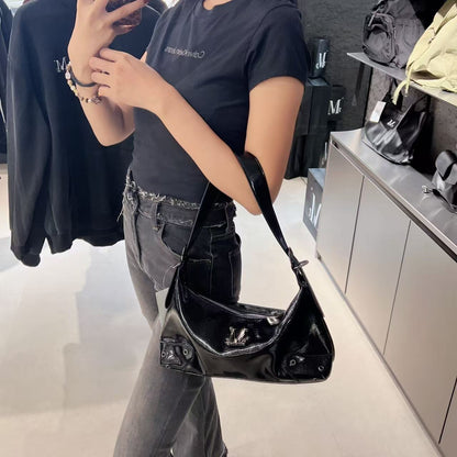 韓國 Mucent Barb Metal Logo 2-Way Eyelet Crossbody Bag【MU092】