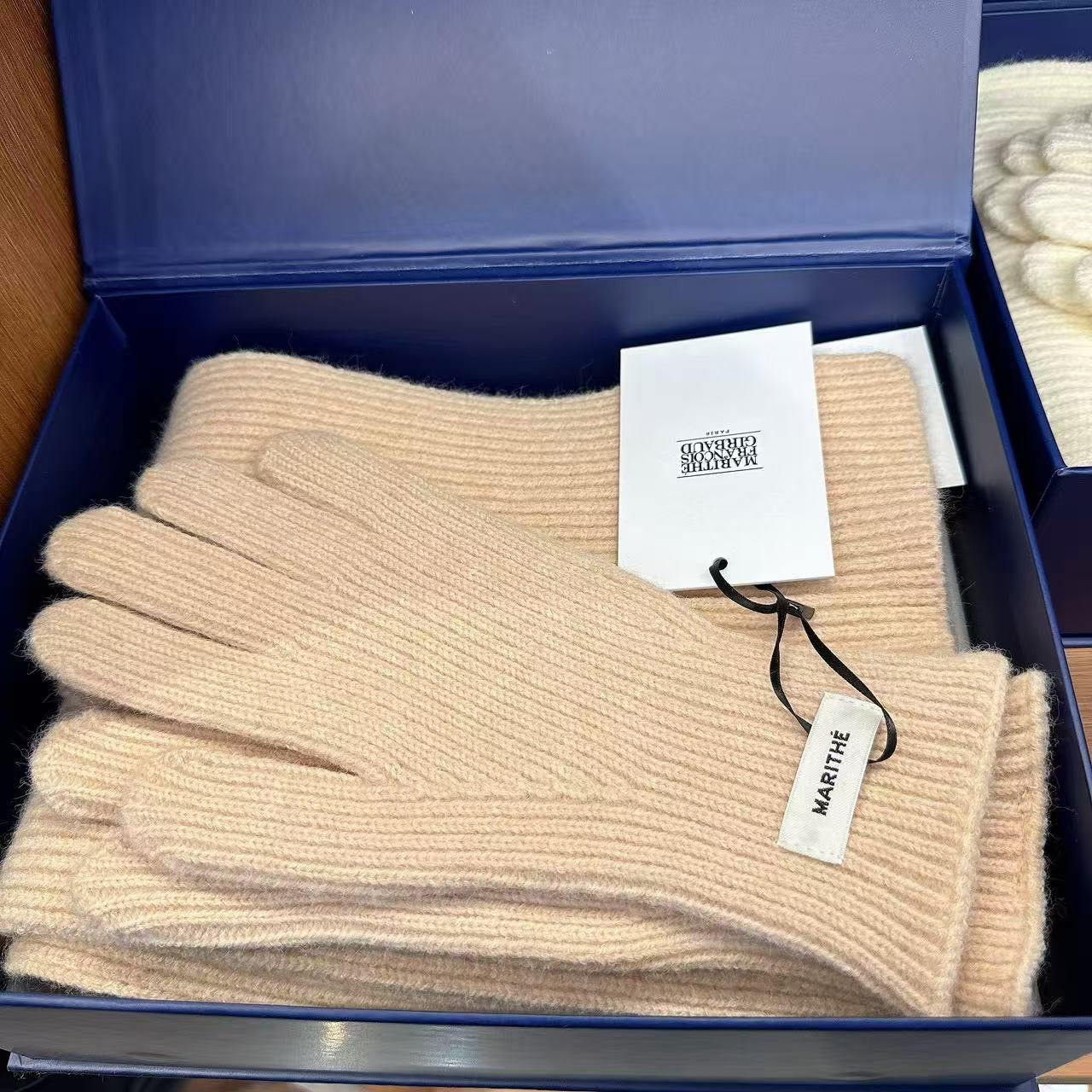 韓國 Marithe Francois Girbaud Regular Logo Muffler & Glove【MF773】