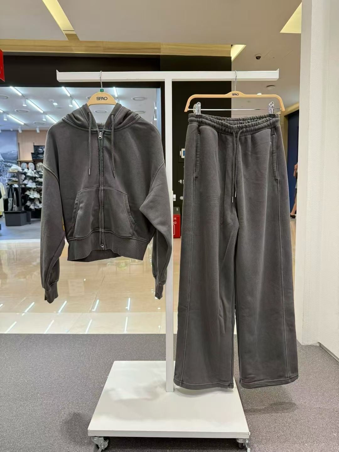 韓國 SPAO Pigment Wide Sweatpants【SP236】