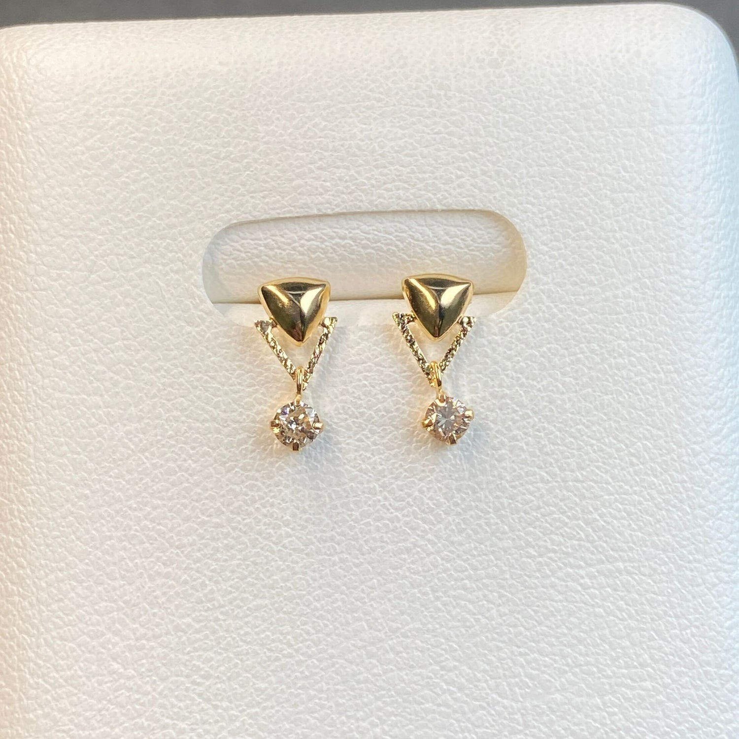 日本直送 閃耀V語 鑽石金耳釘【JS427】