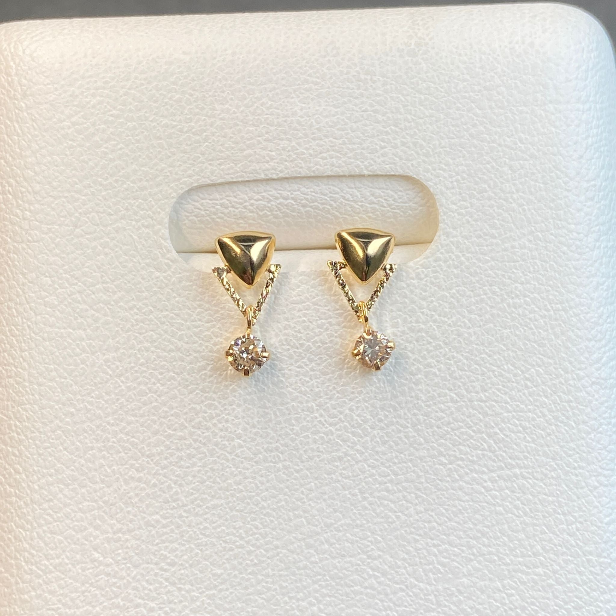 日本直送 閃耀V語 鑽石金耳釘【JS427】