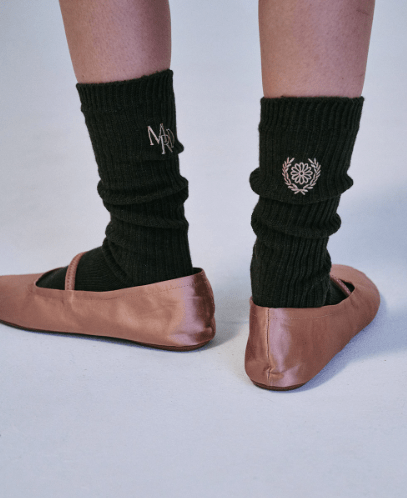 韓國 Mardi Mercredi LONG SOCKS MRD LOGO - STT Mall HK 靚太網購 -- OLIVE BEIGE