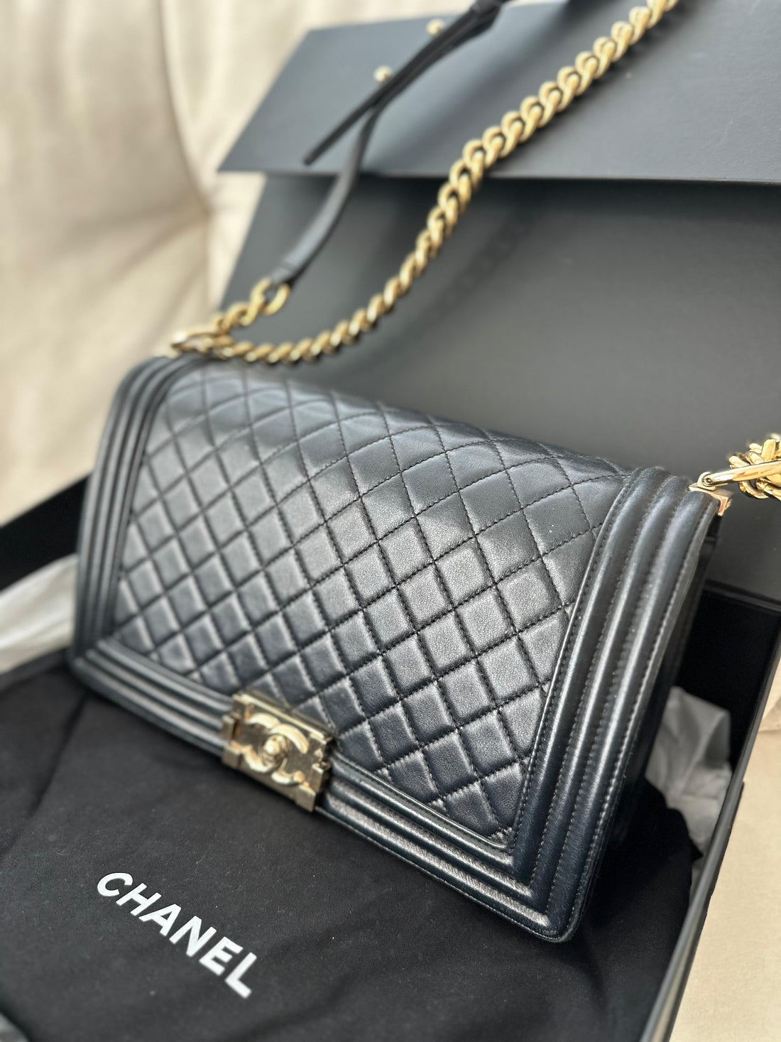 【Preloved】經典Boy Chanel 羊皮手袋 (訂金$500，總售價為 $33,800)【ST033】