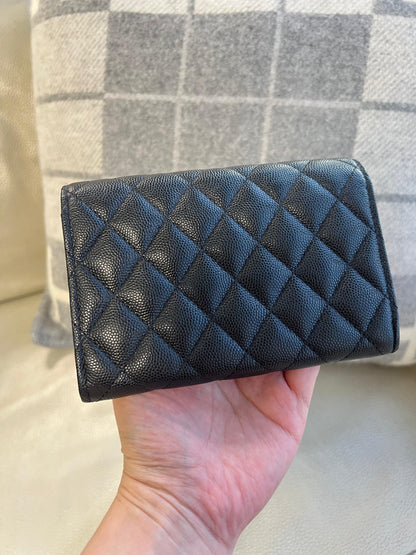 【Preloved】Chanel 黑色荔枝皮銀包 (訂金$500，總售價為 $6,200)【ST025】