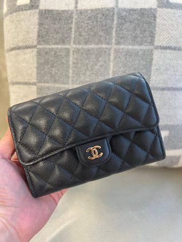 【Preloved】Chanel 黑色荔枝皮銀包 (訂金$500，總售價為 $6,200)【ST025】