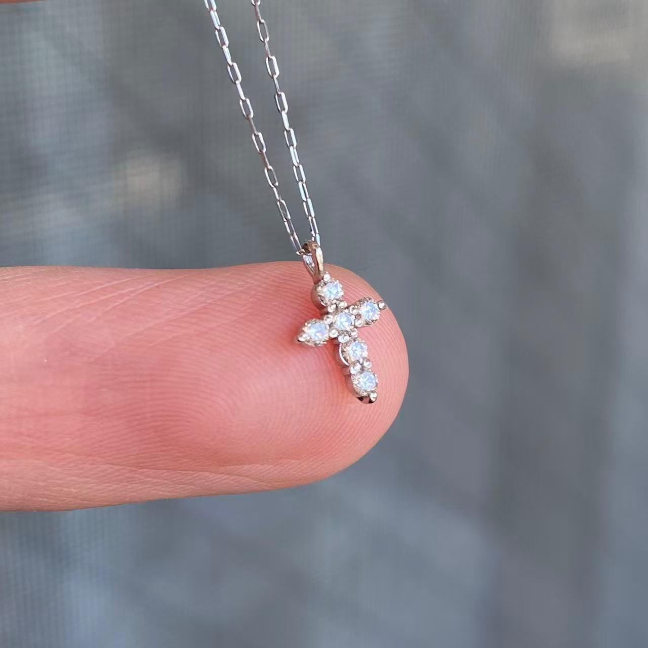 日本直送 精緻鑽石十字架項鍊【JS343】