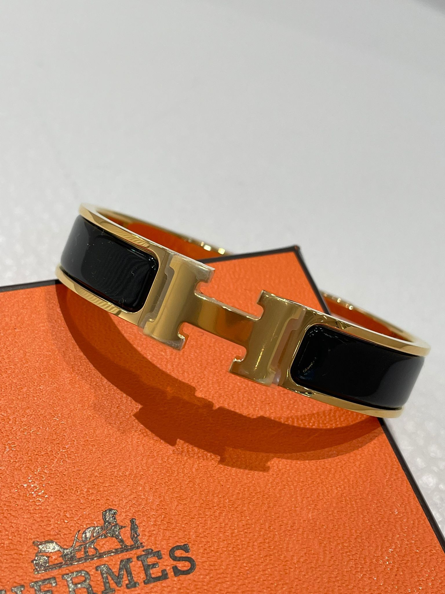 全新Hermes 黑色金扣H手鈪 【JS537】