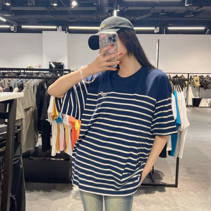韓國 National Geographic Semi-Overfit Whale Wappen Denkang Stripe T-shirt【NG659】