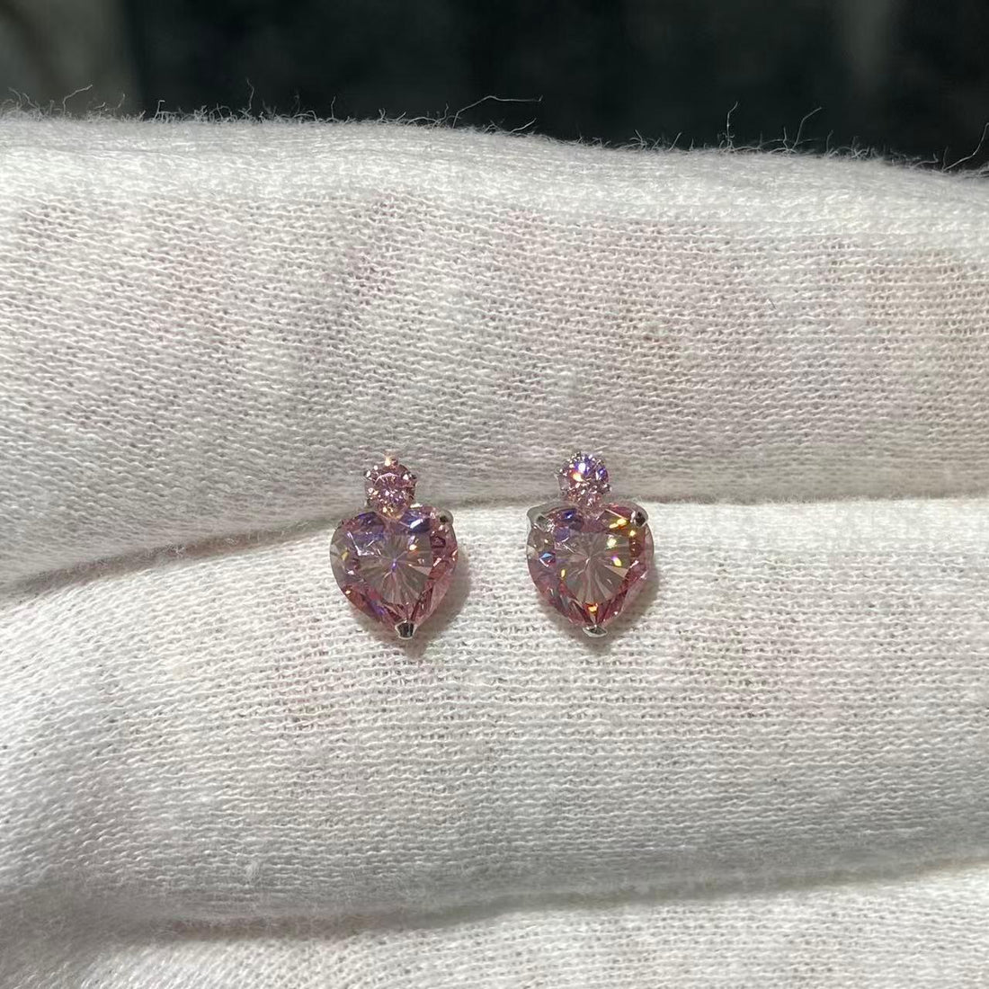 日本直送 粉色桃心莫桑鑽金耳釘【JS381】