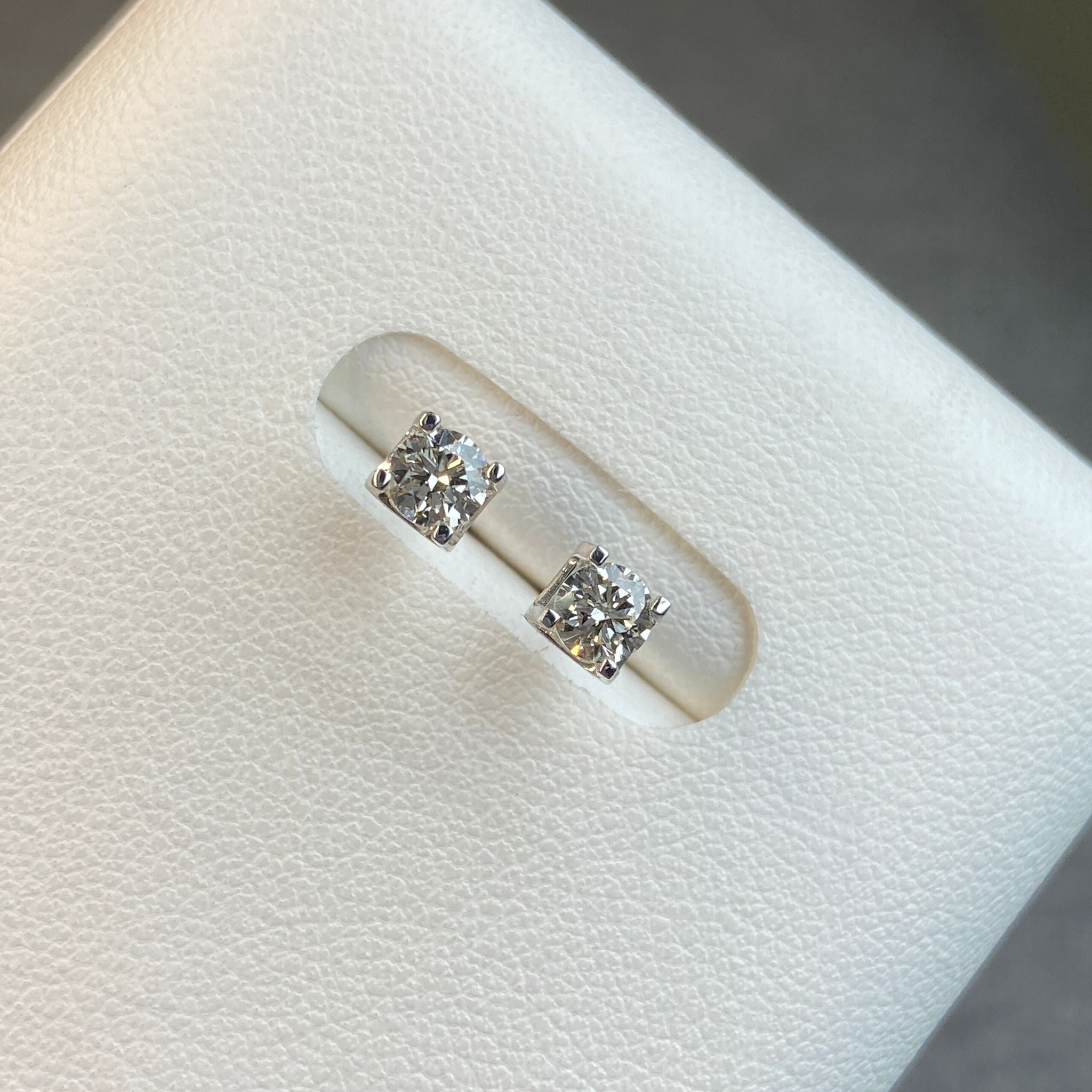 日本直送 精品牛頭方晶鑽石耳釘【JS375】