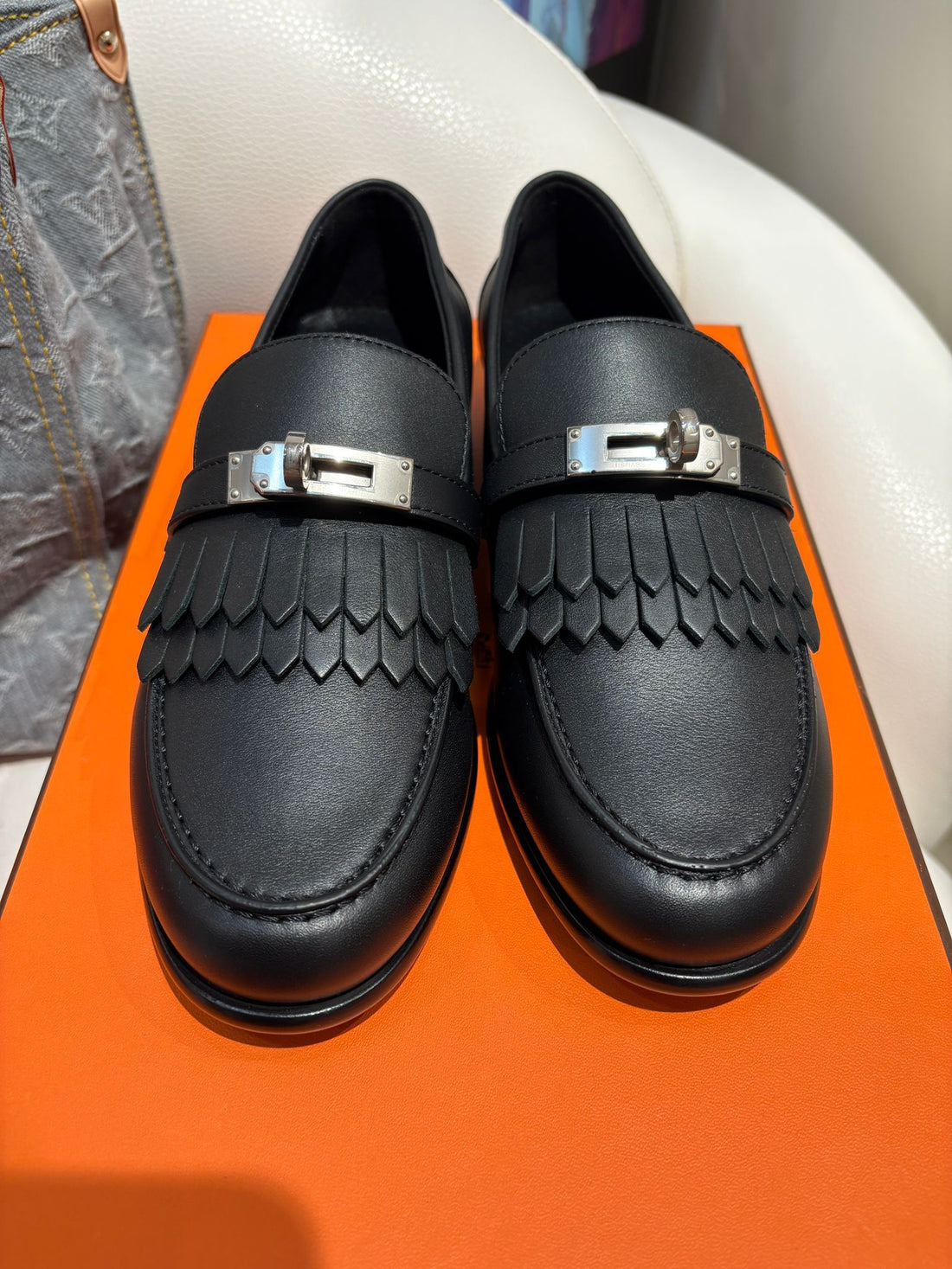 全新Hermes光面小牛皮Destin流蘇黑色LOAFER鞋  訂金 $500 總售價 $7298【JS464】