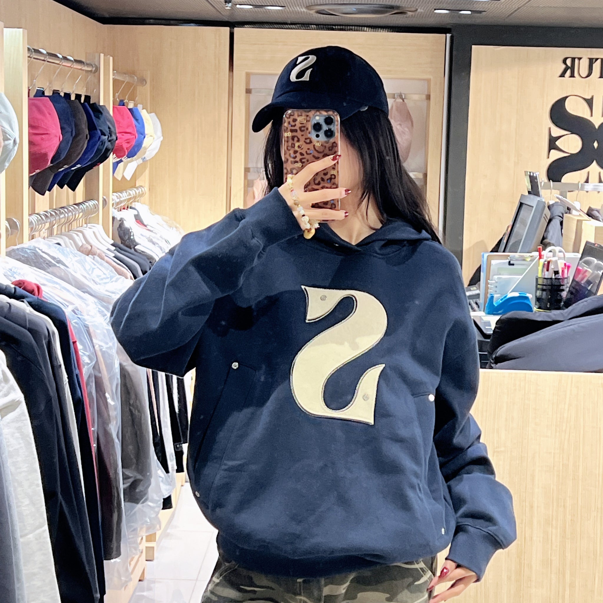 韓國 Satur Rivet Applique Pocket Logo Hoodie【SR228】