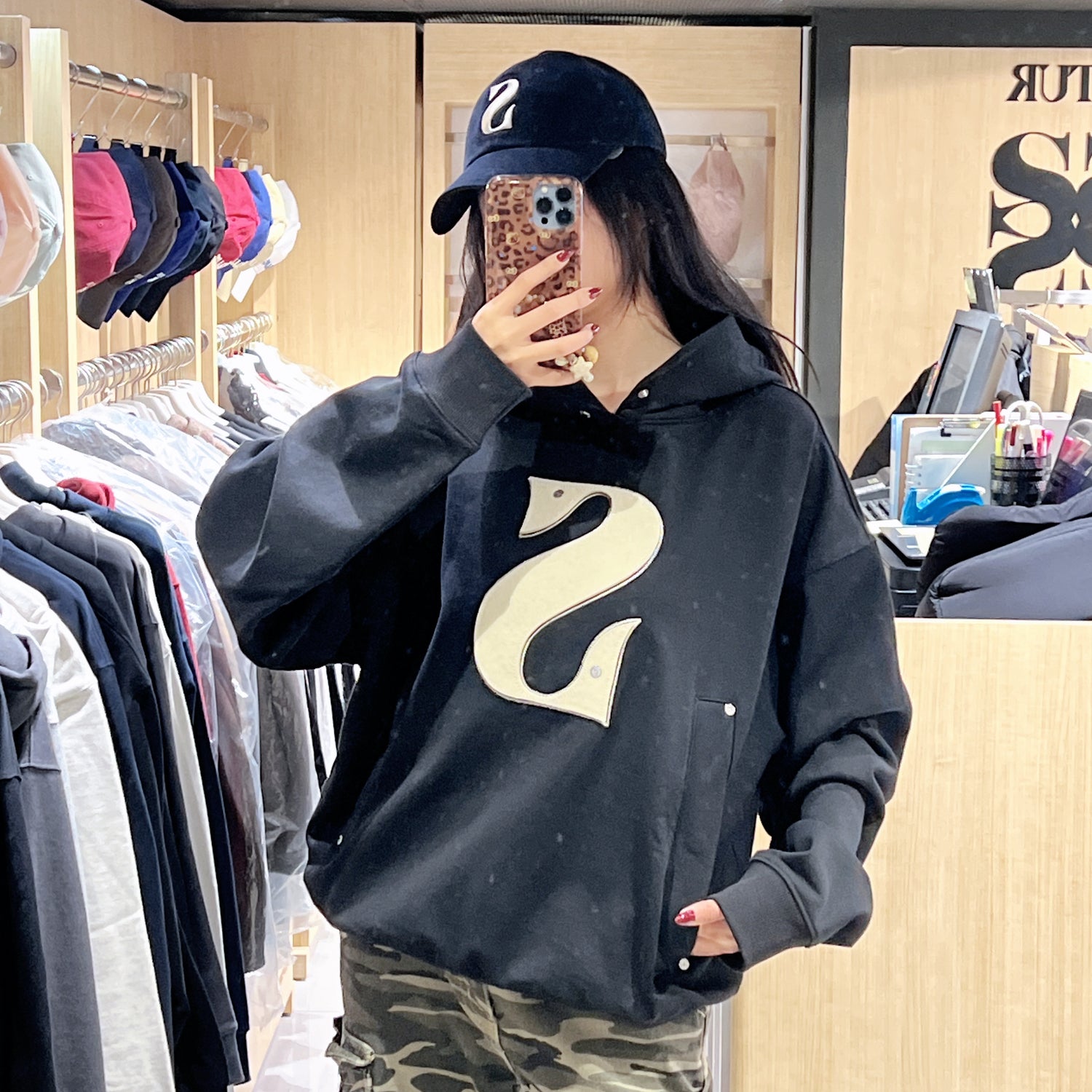 韓國 Satur Rivet Applique Pocket Logo Hoodie【SR229】