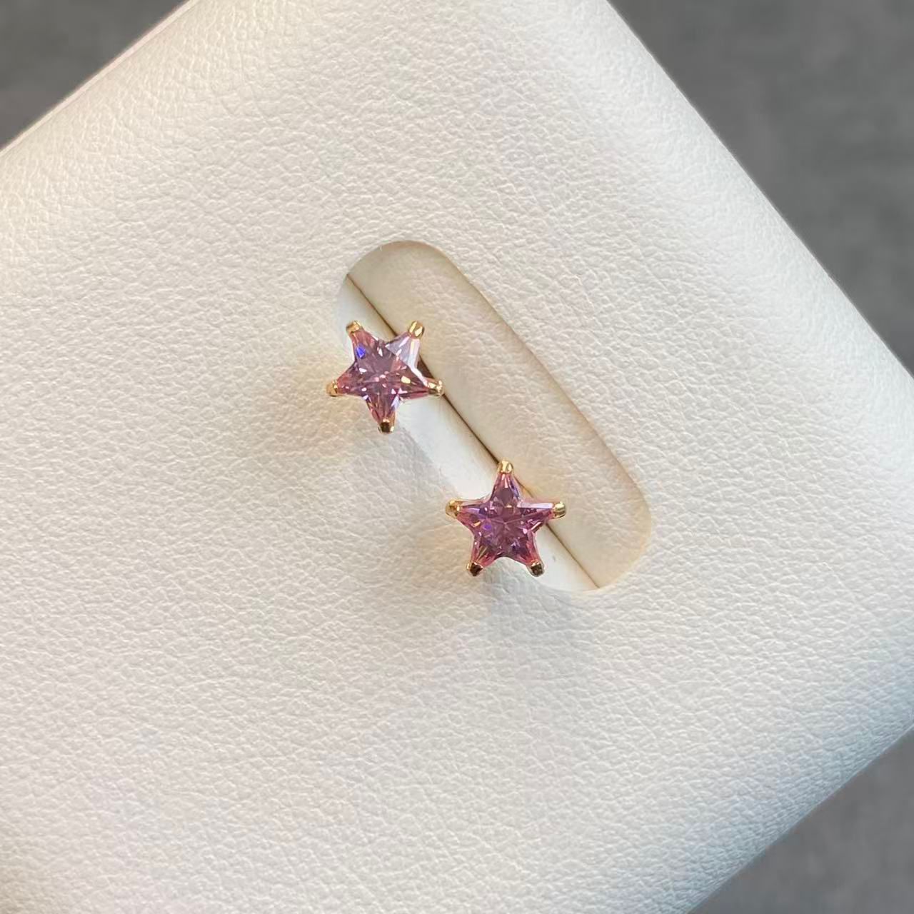 日本直送 18k粉莫桑星星金耳釘【JS419】