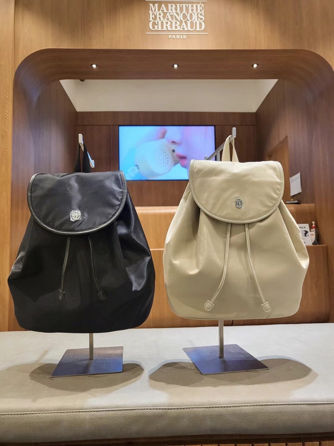 韓國 Marithe Francois Girbaud CIRCLE LOGO BUCKET BACKPACK【MF576】