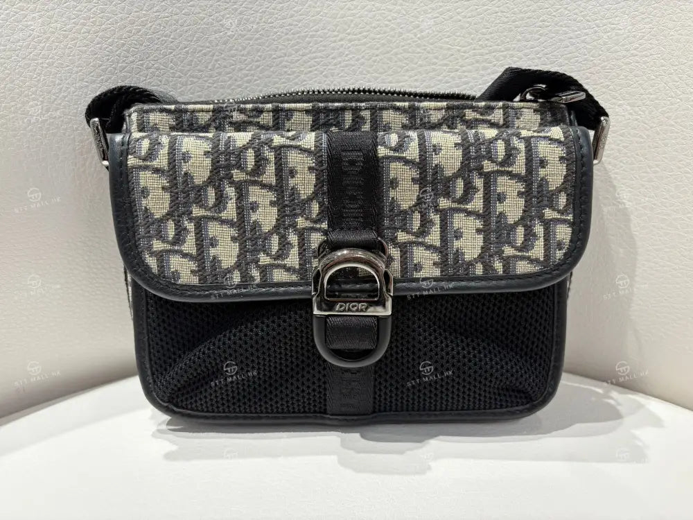 二手Dior 中性斜孭相機包 訂金 $500 總售價 $7800【JS608】 一般商品