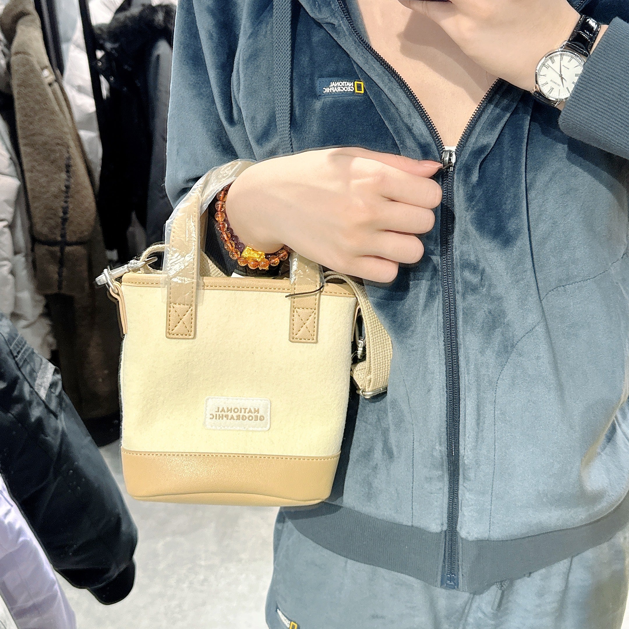 韓國 National Geographic Felt Cylinder Mini Crossbody Bag【NG123】