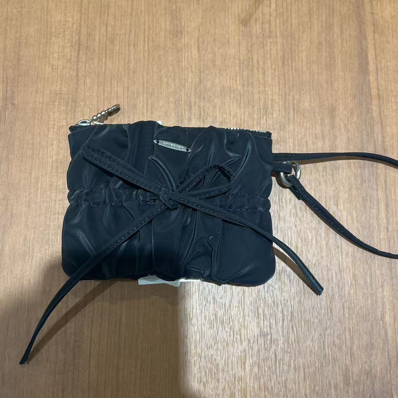 韓國 Covernat Clover Heart Shirring Ribbon Handle Pouch【CO015】