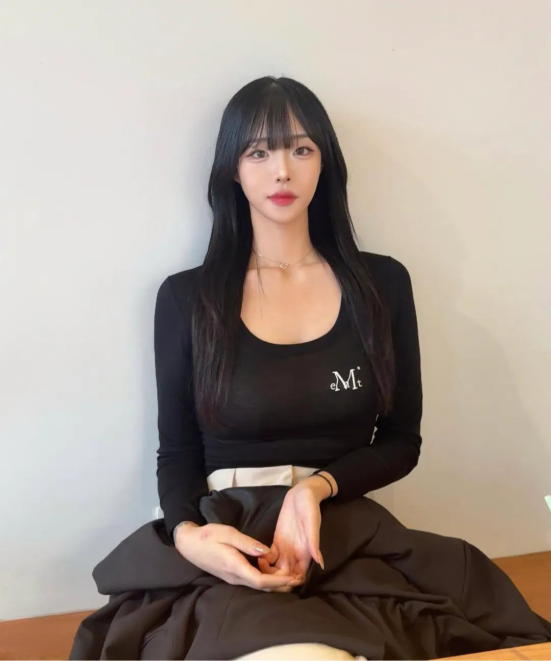 韓國 Mucent Dacian Slim Fit U-Neck T【MU214】