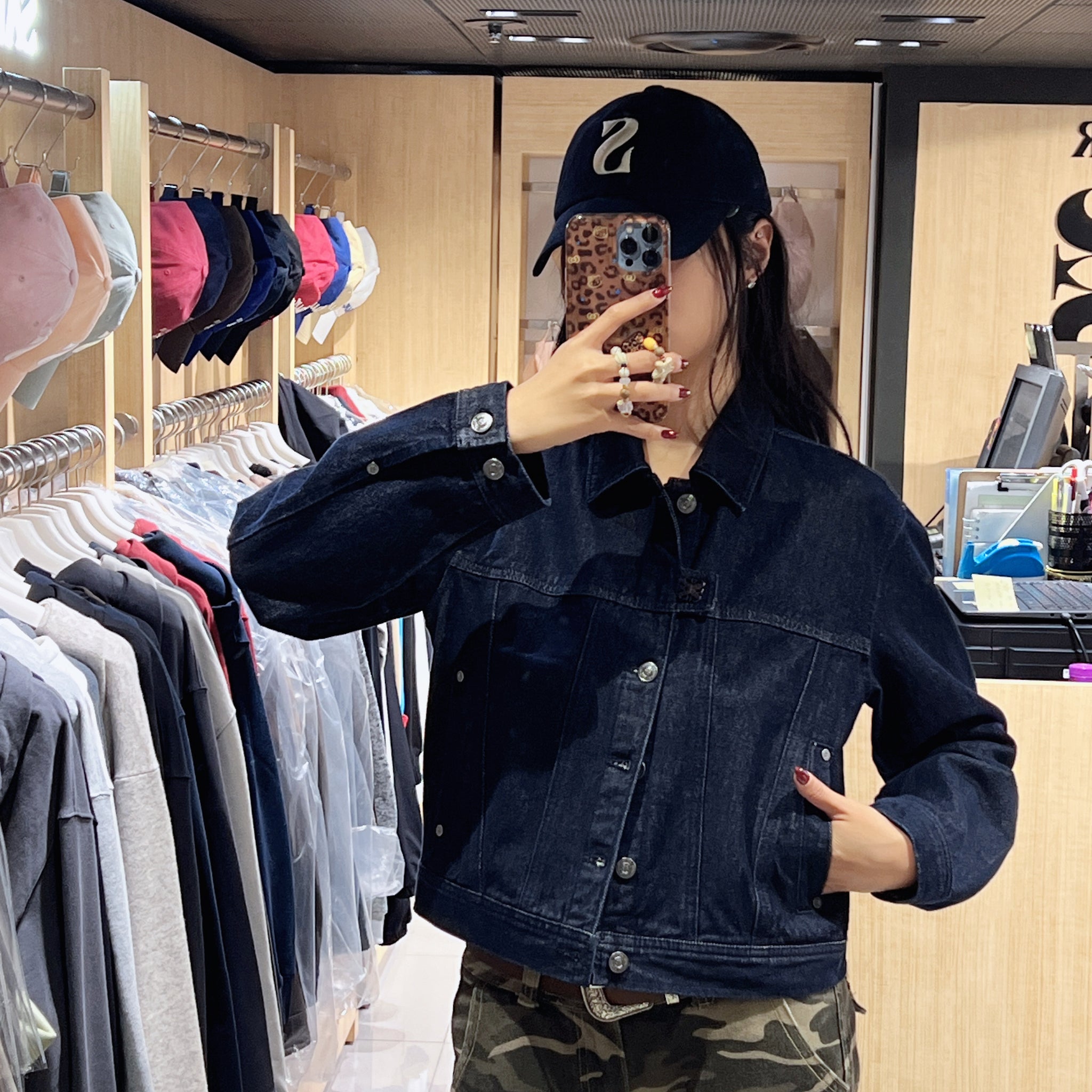 韓國 Satur Women's Symbol Brooch Velvet Collar Denim Trucker Jacket【SR211】