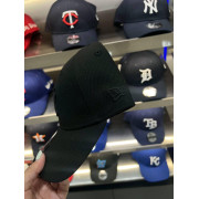 New Era No.20 New York Yankees Black on Black Unstructured Ball Cap [韓國連線 D]‎