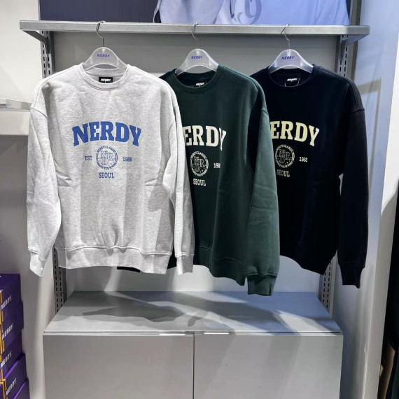 Nerdy Varsity Logo 圓領衛衣 [韓國連線 D]