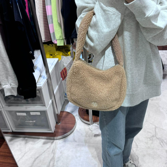 Wacky Willy No.4 Women's Flowy Fleece Hobo Bag [韓國連線D]