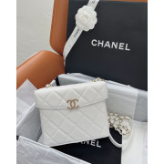 Chanel Box Bag 連禮盒 (白色拼淡金扣)