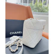 Chanel Box Bag 連禮盒 (白色拼淡金扣)