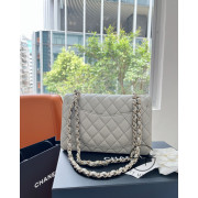 Chanel Classic Handbag 連禮盒 (淺灰色拼淡金扣)