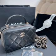 Chanel 迷你連鏡長鍊袋連禮盒 (黑色淡金扣)