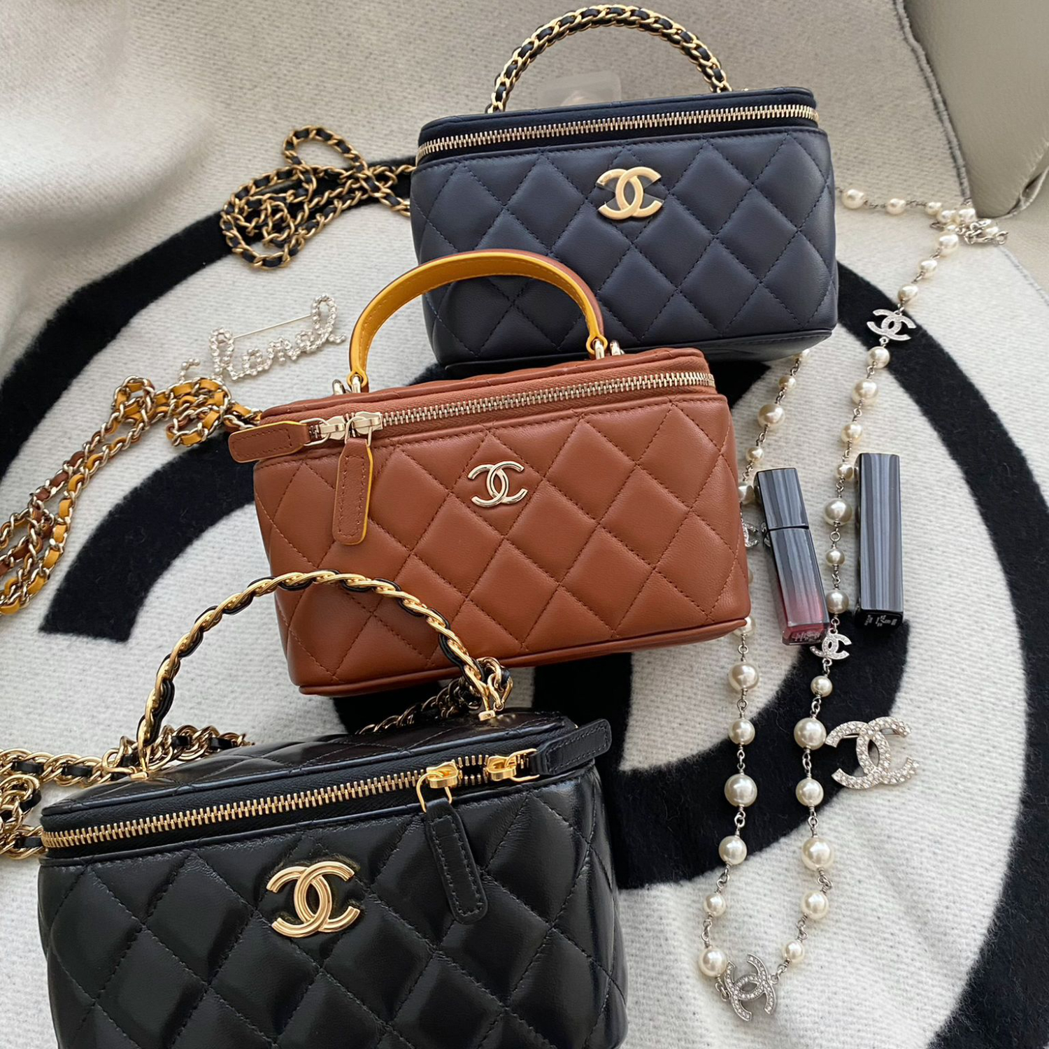 Chanel Handle 連鏡長形Box Bag 連禮盒(黑色拼金Logo)