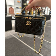 Chanel Handle 連鏡長形 Box Bag 連禮盒 (黑色拼金Logo)