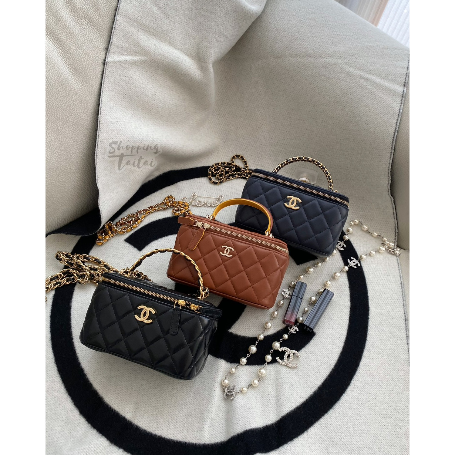 Chanel Handle 連鏡Box Bag 連禮盒(啡色拼金Logo)