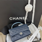 Chanel 手挽垂蓋金色CC logo鏈帶手機袋 連禮盒 (深藍拼天藍)